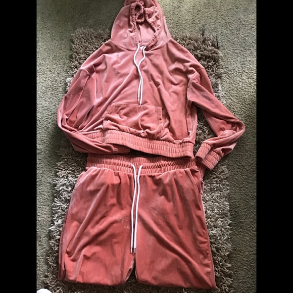 No Boundaries Velour Jogging Set - Picture 1 of 13